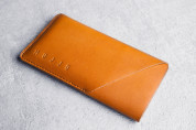 Mujjo Leather Wallet Sleeve - кожен (естествена кожа) калъф с джоб за кредитна карта за iPhone 8, iPhone 7 (кафяв) 8