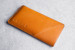Mujjo Leather Wallet Sleeve - кожен (естествена кожа) калъф с джоб за кредитна карта за iPhone 8, iPhone 7 (кафяв) 9