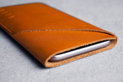 Mujjo Leather Wallet Sleeve - кожен (естествена кожа) калъф с джоб за кредитна карта за iPhone 8, iPhone 7 (кафяв) 2