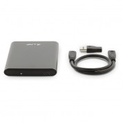 LMP USB-C HDD/SSD Aluminum Enclosure - външна кутия с USB-C за 2.5 инчови HDD/SSD дискове (черен) 1