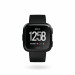 Fitbit Versa (NFC) - умен фитнес часовник с известия и следене на дневната и нощна активност на организма за iOS, Android и Windows Phone (черен) 1