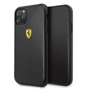 Ferrari On Track Carbon Effect Hard Case - поликарбонатов кейс с карбоново покритие за iPhone 11 Pro Max (черен)