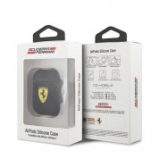Ferrari Airpods Silicone Case - силиконов калъф с карабинер за Apple Airpods и Apple Airpods 2 (черен) 1