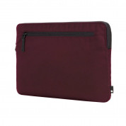 Incase Compact Sleeve in Flight Nylon for MacBook Pro 15, 16inch (mulberry) 6