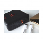 Adonit Wireless TravelCube Pro Charger - захранване за ел. мрежа с USB-C и USB изходи, външна батерия и пад за безжично зареждане (черен) 4