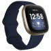Fitbit Versa 3 - умен фитнес часовник с GPS, известия и следене на дневната и нощна активност на организма за iOS и Android (син-златист) 2