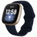 Fitbit Versa 3 - умен фитнес часовник с GPS, известия и следене на дневната и нощна активност на организма за iOS и Android (син-златист) 1