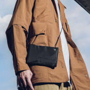 Moshi Aro Mini Slim Crossbody Bag - малка и компактна чанта с презрамка (черен) 4