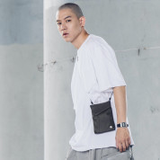 Moshi Aro Mini Slim Crossbody Bag - малка и компактна чанта с презрамка (черен) 3