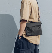 Moshi Aro Slim Crossbody Bag - компактна чанта с презрамка (черен) 2