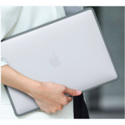 Uniq Venture Hybrid Case - удароустойчив хибриден кейс за MacBook Air 13 (2018-2020), MacBook Air 13 M1 (2020) (черен-прозрачен) 3