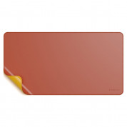 Satechi Dual Sided Eco-Leather Deskmate - дизайнерски кожен пад за бюро (жълт-оранжев) 2