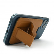 4smarts UltiMag ErgoFold Magnetic Kickstand Wallet - кожен портфейл (джоб) с градена поставка за прикрепяне към iPhone с MagSafe (кафяв) 2