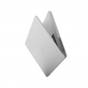 Uniq Claro Slim Hardshell Case - предпазен поликарбонатов кейс, силиконов протектор за клавиатурата и предпазител за камерата за MacBook Pro 16 M1 (2021), MacBook Pro 16 M2 (2023) (прозрачен-мат) 1