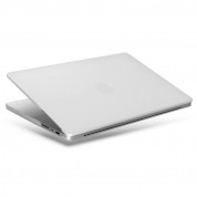 Uniq Claro Slim Hardshell Case - предпазен поликарбонатов кейс, силиконов протектор за клавиатурата и предпазител за камерата за MacBook Pro 16 M1 (2021) (прозрачен-мат)