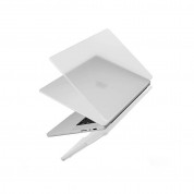 Uniq Claro Slim Hardshell Case - предпазен поликарбонатов кейс, силиконов протектор за клавиатурата и предпазител за камерата за MacBook Pro 14 M1 (2021) (прозрачен- мат) 2