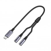 Ugreen Headphones And Microphone Audio Cable USB-C to 2x3.5mm - аудио кабел за свързване на слушалки и микрофон към мобилни устройства с USB-C (30 см) (черен)