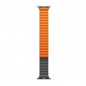 Uniq Revix Silicone Magnetic Strap - двулицевва магнитна силиконова каишка за Apple Watch 42мм, 44мм, 45мм, Ultra 49мм (оранжев-сив) 5