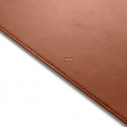 Spigen LD302 Desk Pad (brown) 2