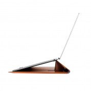 Uniq Oslo Leather Laptop Sleeve With Stand - кожен кейс с поставка за MacBook Pro 14 (2021), Macbook Pro 13 (2016-2022) и MacBook Air 13 (2018-2022) (кафяв) 1