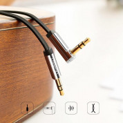 Ugreen Flat Angled Aux Audio Cable - плосък качествен 3.5 мм. аудио кабел (100 см) (черен) 1