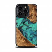 Bewood Unique Turquoise Wood and Resin Case - дизайнерски хибриден (дърво+TPU) кейс за iPhone 14 Pro (син-кафяв)