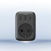 Ugreen GaN Compact Travel Charger 30W With EU Plug - захранване за ел. мрежа с UK стандарт и 2хUSB-A и USB-C изходи и преходник към EU стандарт (черен) 1