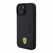 Ferrari PU Leather Bottom Carbon MagSafe Case - дизайнерски кожен кейс с MagSafe за iPhone 15 (черен) 1