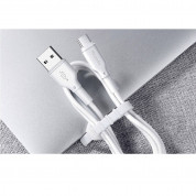 Mcdodo CA-7280 USB-A to USB-C Charging Cable 3А - кабел с гумирана обвивка за устройства с USB-C порт (120 см) (бял)  4