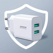 Joyroom Travel Wall Charger Dual 12W - захранване за ел. мрежа с 2xUSB-A изхода за зареждане на мобилни устройства (бял) 7