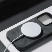 Alcane MagSafe Case - велурен кейс с MagSafe за iPhone 15 (черен) 2