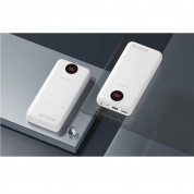 Romoss PSW30PF Digital Display Power Bank 22.5W 30000 mAh - външна батерия с два USB-A и един USB-C изходи и технология за бързо зареждане (бял) 4